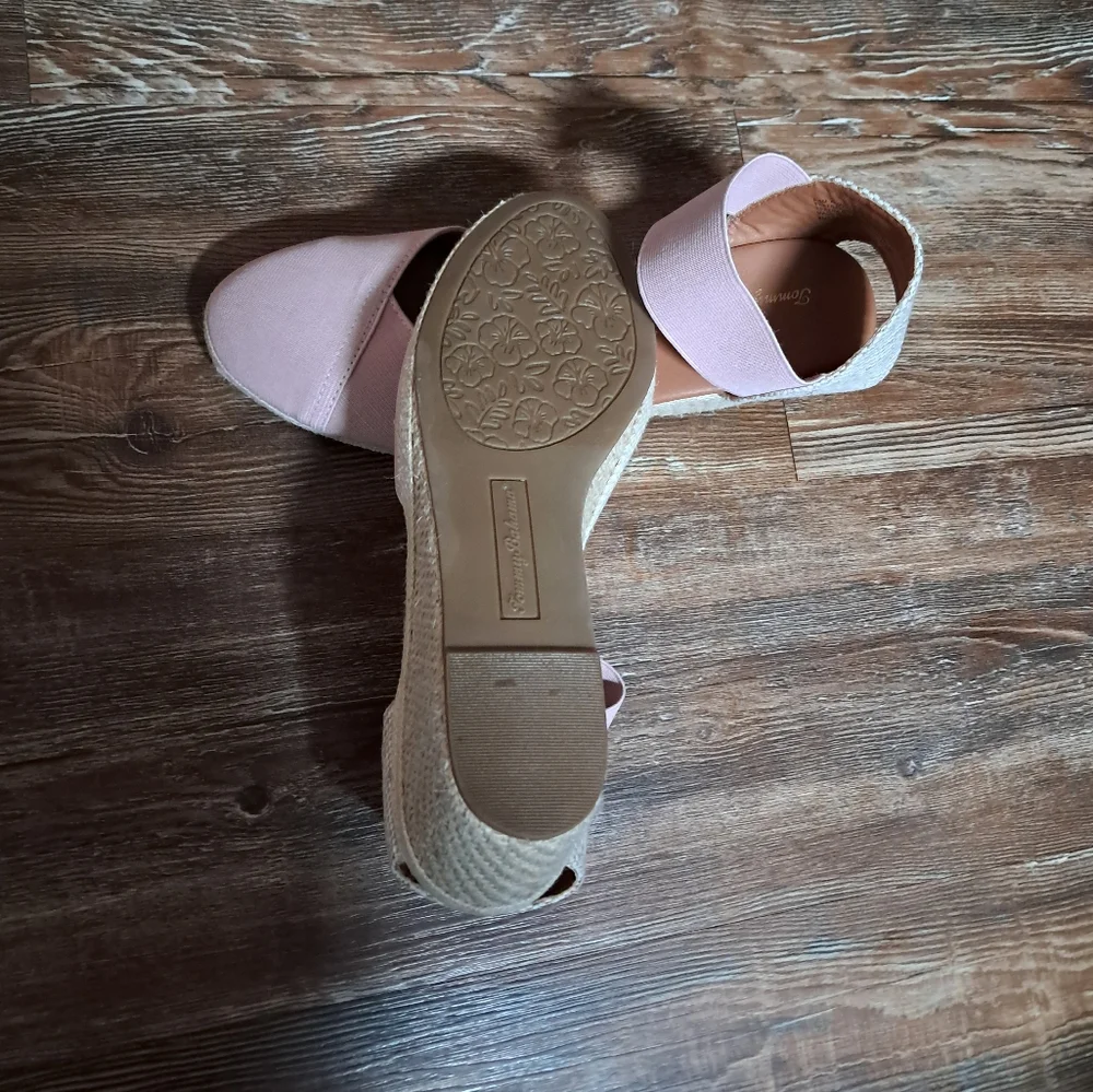 Tommy Bahama Amalia pink spadrille platform wedge sandal close toe size 8.5